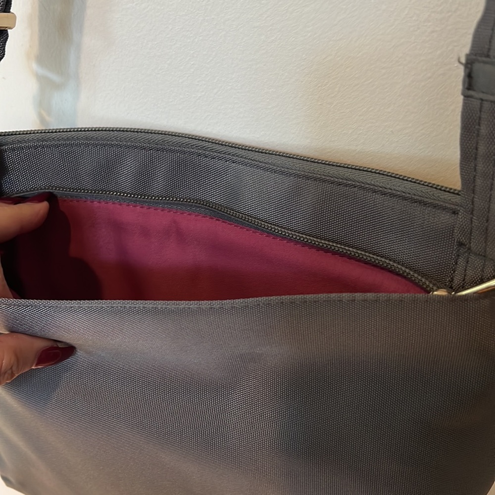 NWOT Travelon Anti-Theft Crossbody Bag - Picture 6 of 10